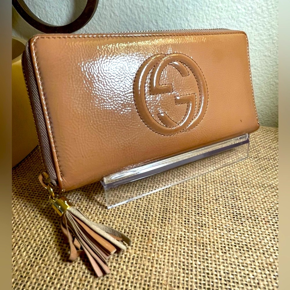 GUCCI patent leather Soho, long wallet - Picture 2 of 7